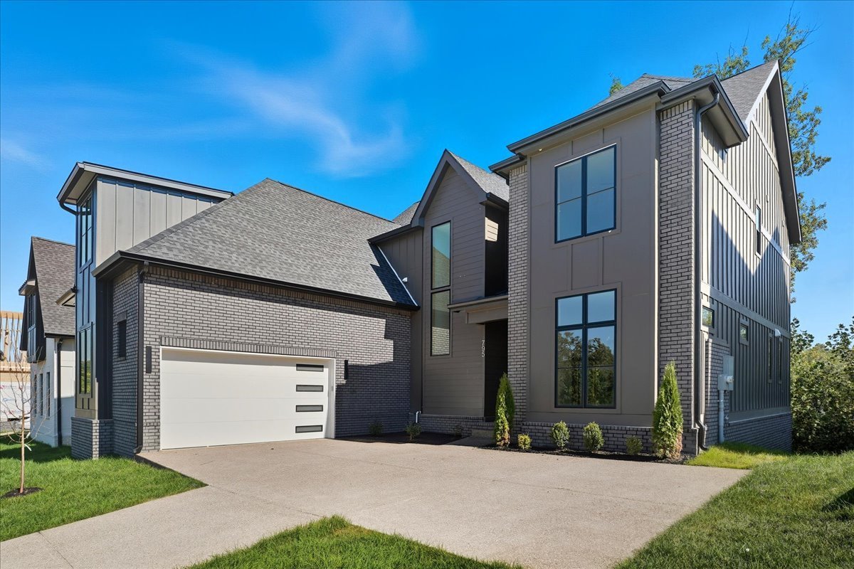 03-Shine-Media-795-Summit-Oaks-Court-03