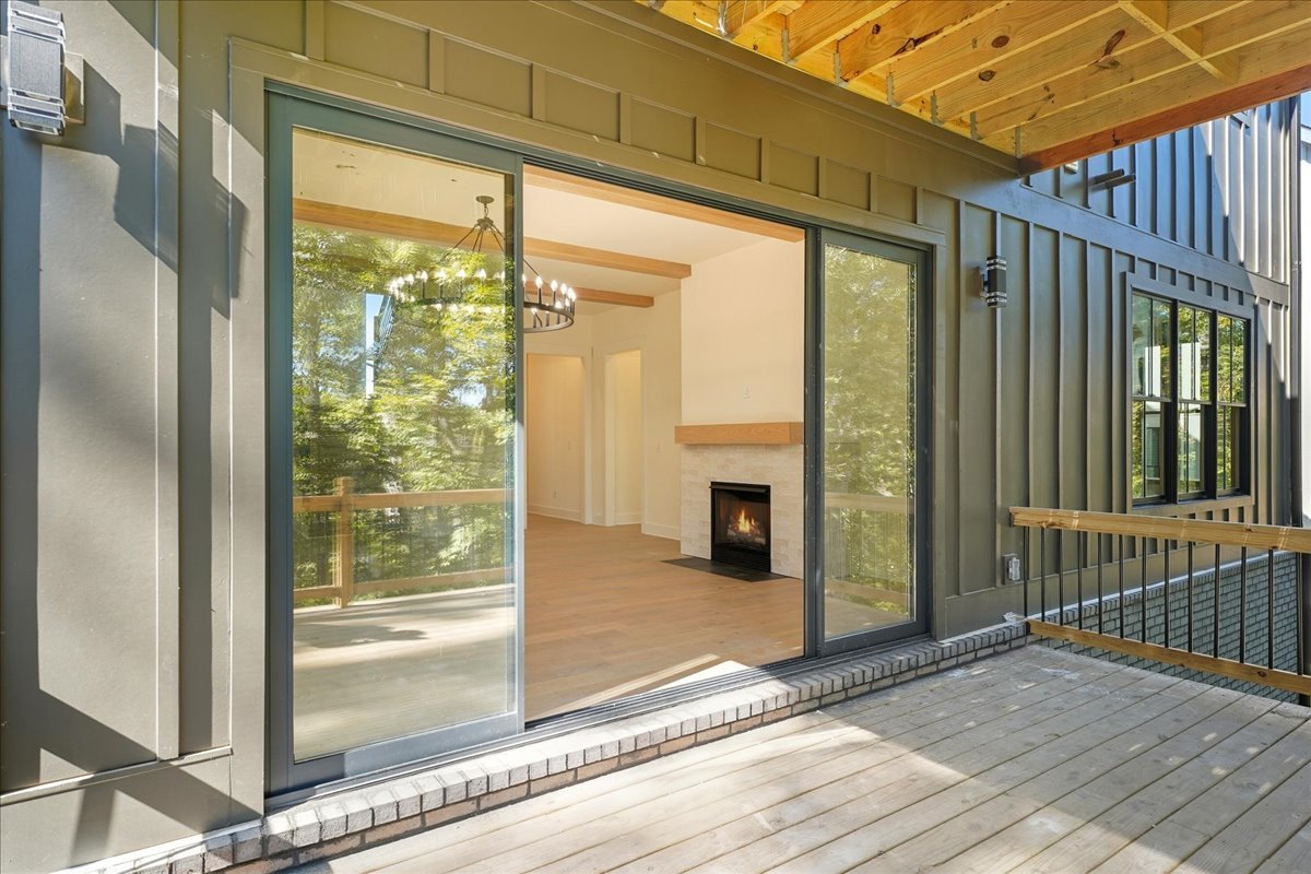 12-Shine-Media-795-Summit-Oaks-Court-12