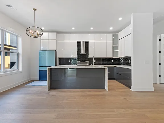 2009e4dfb3c68bb3e25d2d43259475e7-cc_ft_576