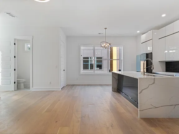 2c829173b1d34efd3ed2175858247da7-cc_ft_576