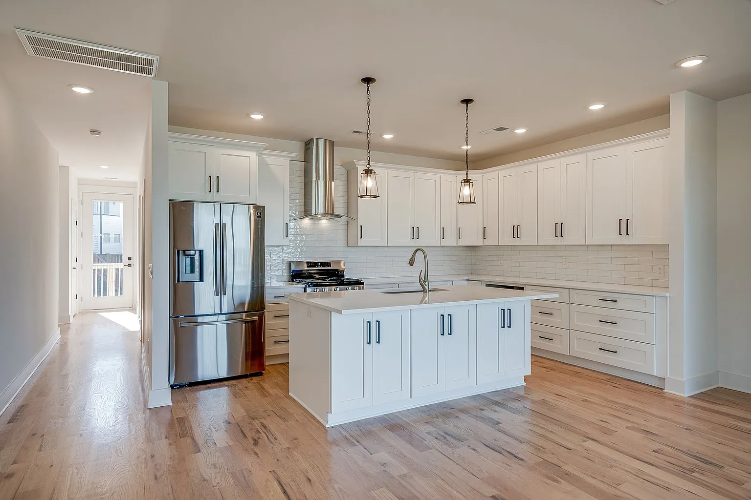 42edbee1cc90aa096a806d73453f3bbb-uncropped_scaled_within_1536_1152