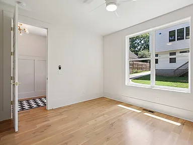 5be4305c4d4cc79c8a681e95b501bf7a-cc_ft_384