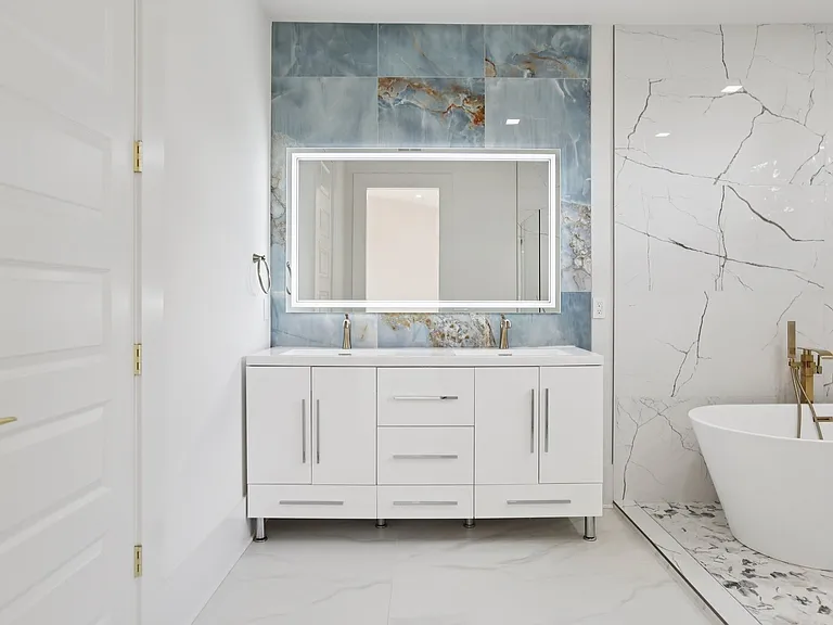 6b974d9f15d74d7eeeed3fc45beead4a-cc_ft_768