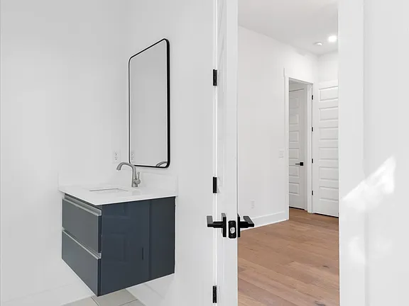 85f80bfae381703599a923c4bd3375e4-cc_ft_576