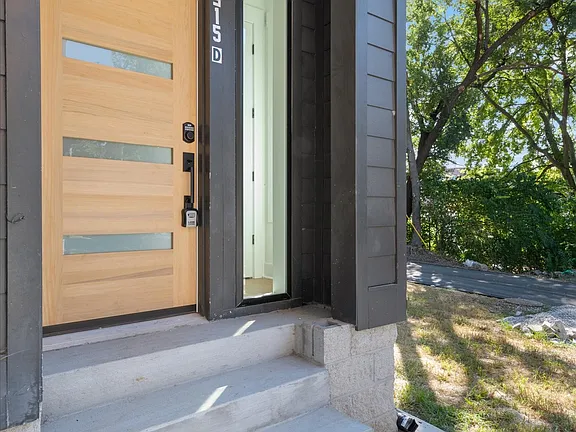 f4b178949ff7d40a3c2ba16eef7dd26d-cc_ft_576